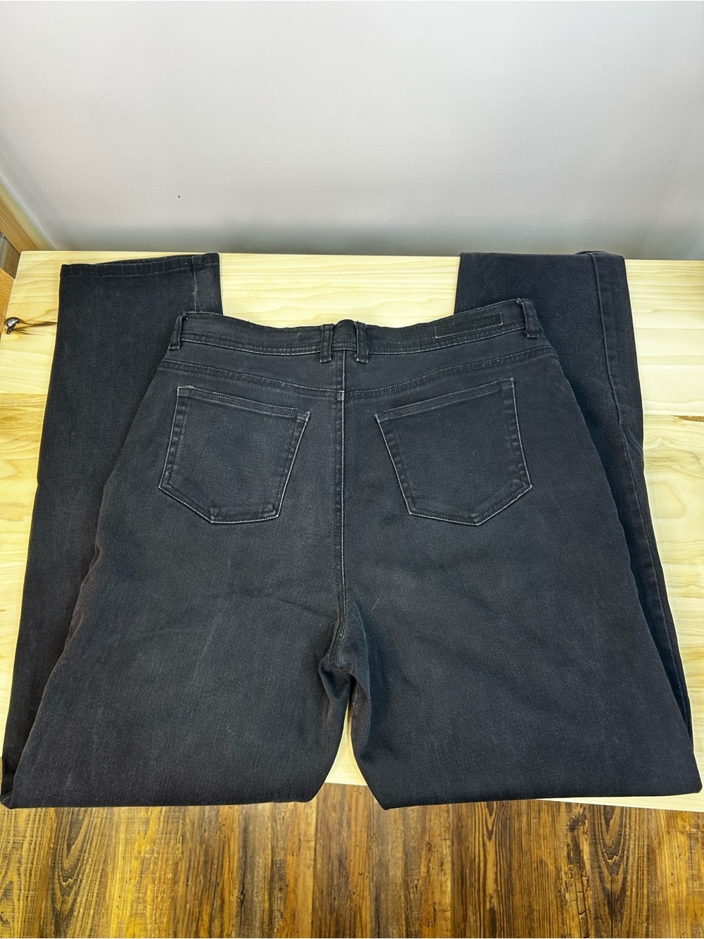 Gloria Vanderbilt Straight-Leg Black Jeans